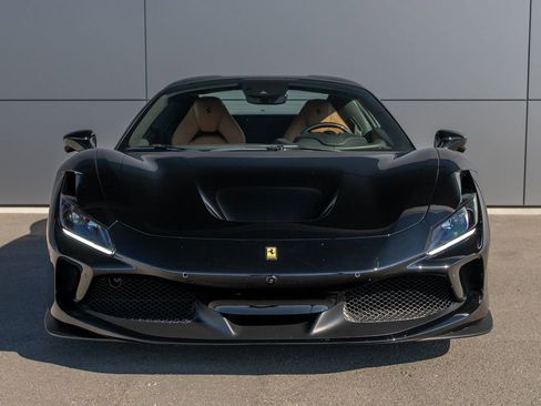 Used 2021 Ferrari F8 Tributo image 4