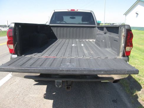 Used 2007 Chevrolet Silverado 2500 LT AWD/4WD image 8