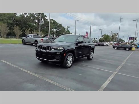 New 2025 Jeep Grand Cherokee Laredo X w/ Luxury Tech Group I image 40