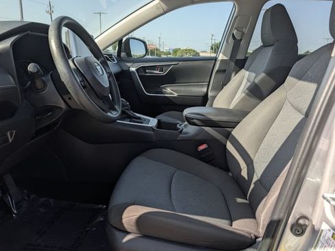 Used 2025 Toyota RAV4 XLE FWD image 26