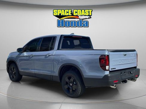 New 2026 Honda Ridgeline Black Edition image 9