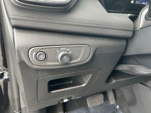 Used 2025 Chevrolet TrailBlazer LT AWD/4WD image 22