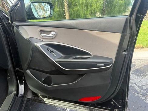 Used 2017 Hyundai Santa Fe Sport image 9