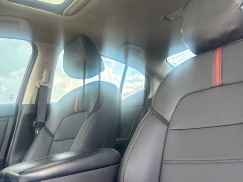 Used 2023 Nissan Sentra SR w/ SR Premium Package FWD image 41