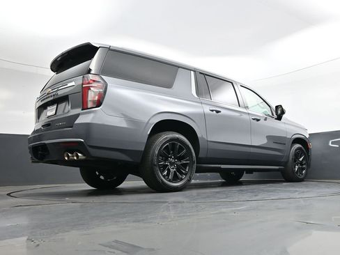 Used 2021 Chevrolet Suburban Premier w/ Premium Package image 47