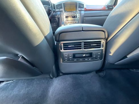 Used 2010 Lexus LX 570 4WD image 24
