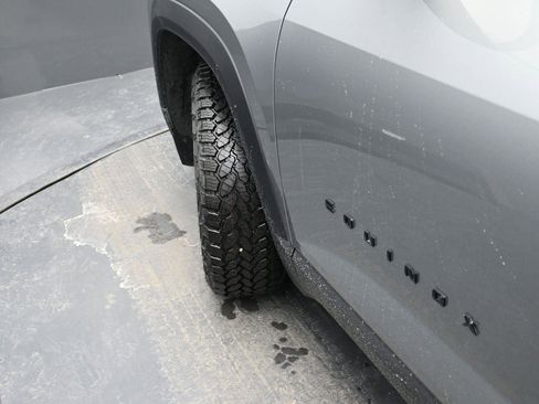 New 2026 Chevrolet Equinox ACTIV w/ Convenience Package III image 4