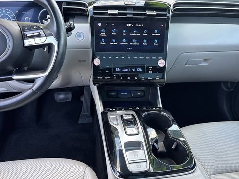 Used 2024 Hyundai Tucson Limited image 28