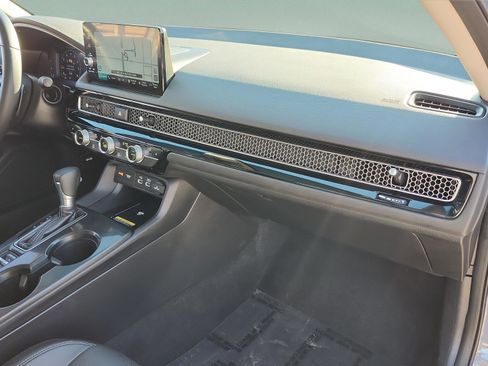 Used 2022 Honda Civic Touring image 15