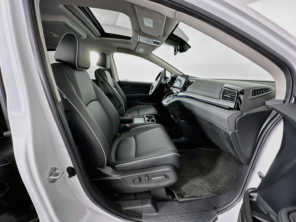 Certified 2026 Honda Odyssey Touring image 27