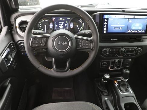 Used 2024 Jeep Wrangler Unlimited w/ Convenience Group image 13