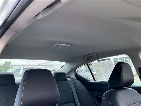 Used 2025 Nissan Altima 2.5 SV FWD image 25
