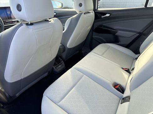 Certified 2021 Volkswagen ID.4 Pro S image 10