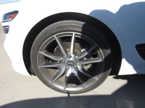 Used 2023 Genesis G70 2.0T image 5