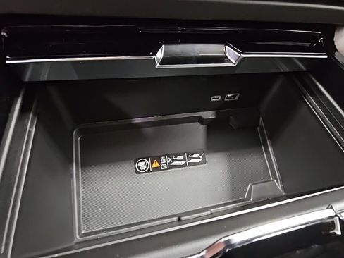 New 2026 GMC Yukon XL Denali image 21