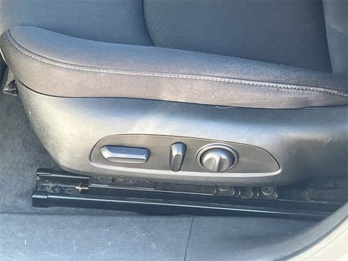 Used 2023 Chevrolet Malibu LT image 11