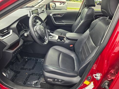 Used 2020 Toyota RAV4 Limited AWD/4WD image 32