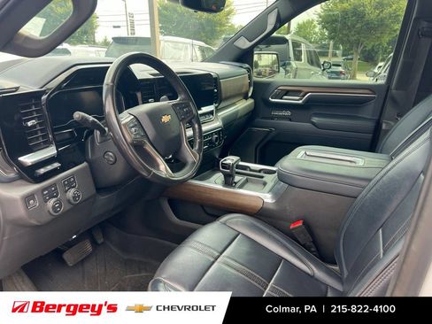 Certified 2022 Chevrolet Silverado 1500 High Country w/ Technology Package AWD/4WD image 10