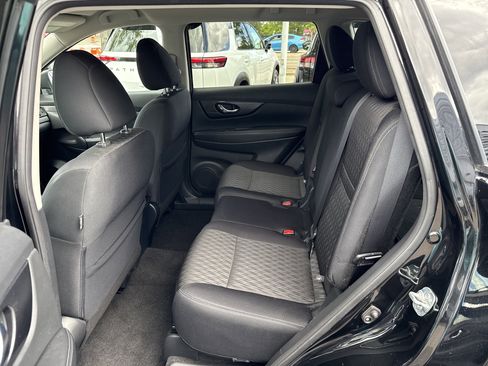 Used 2018 Nissan Rogue SV w/ Premium Package AWD/4WD image 14
