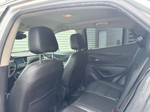 Used 2018 Buick Encore Essence FWD image 9