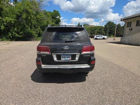 Used 2013 Lexus LX 570 4WD w/ Luxury Pkg image 12