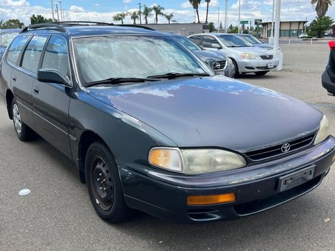 Used 1995 Toyota Camry LE FWD image 3