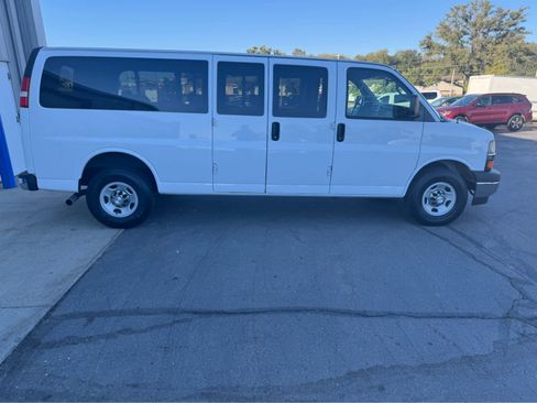 Used 2017 Chevrolet Express 3500 LT w/ LT Preferred Equipment Group image 2