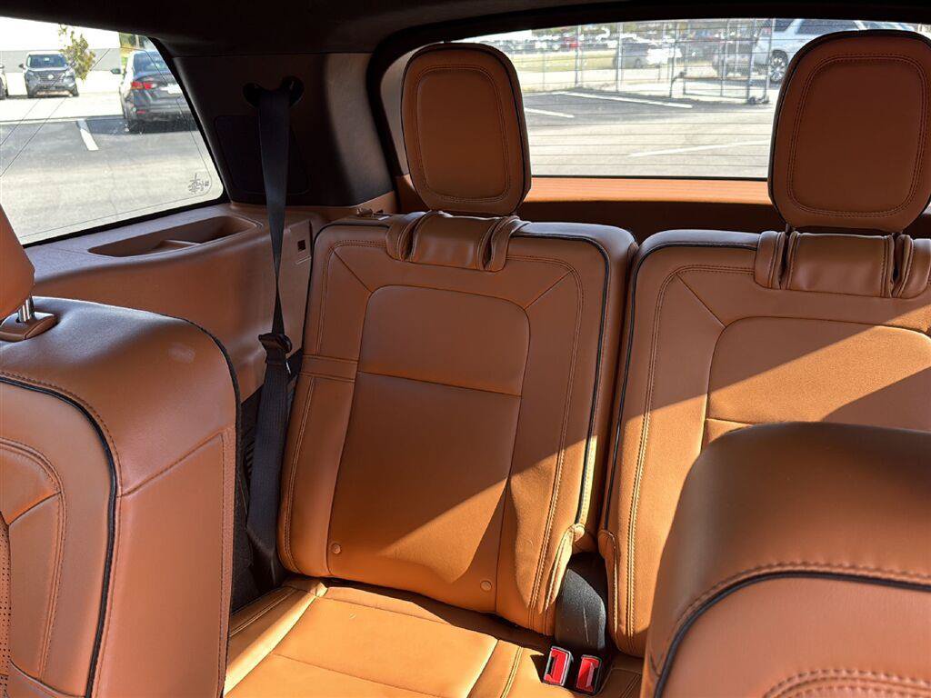 Used 2022 Lincoln Aviator Black Label w/ Dynamic Handling Package AWD/4WD image 9