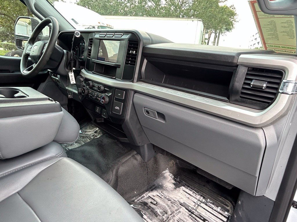 Used 2024 Ford F550 4x4 Regular Cab Super Duty image 49