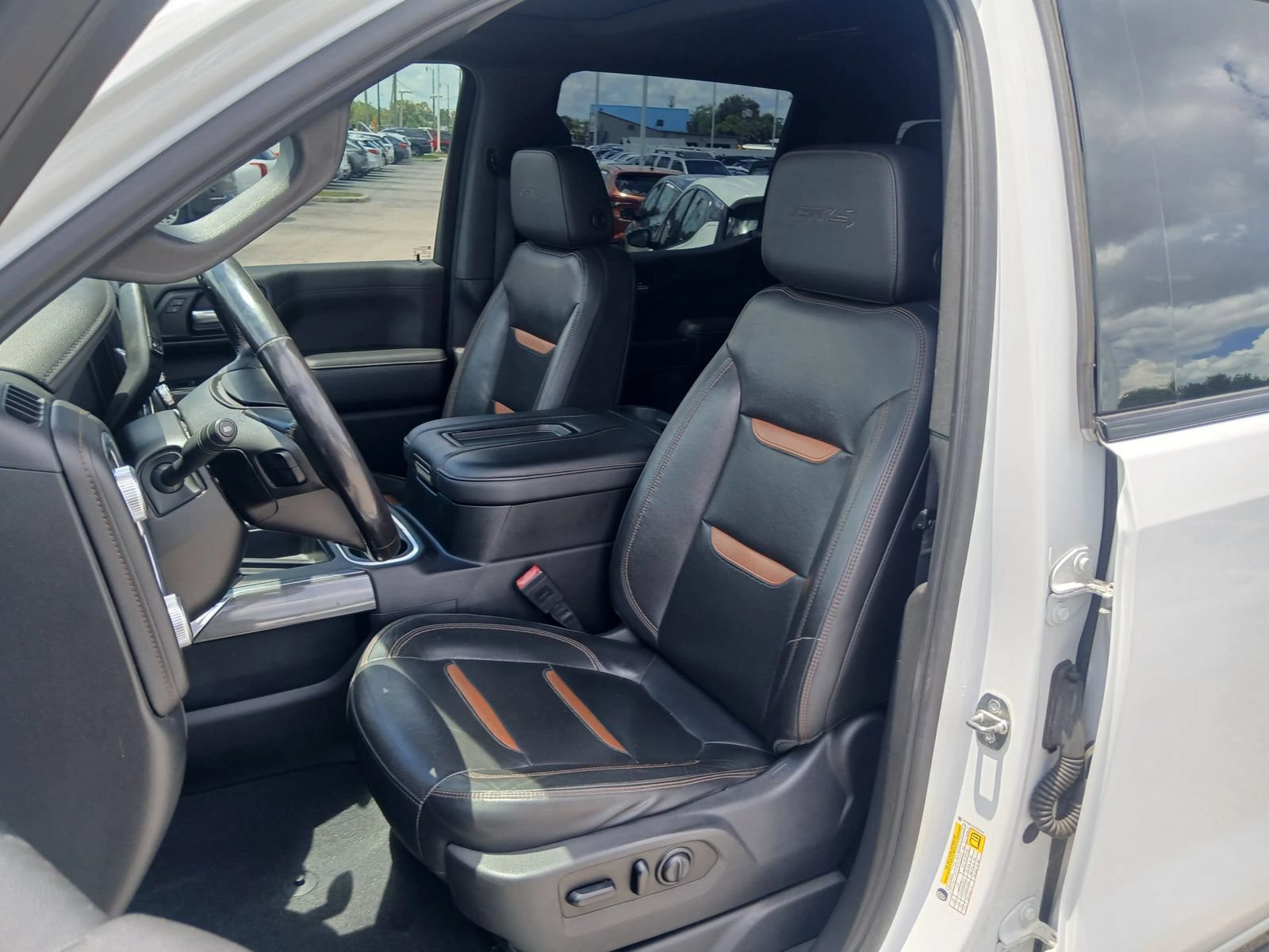 Used 2020 GMC Sierra 1500 AT4 w/ Off Road Performance Package AWD/4WD image 11