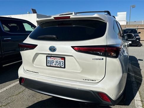 Used 2021 Toyota Highlander Limited image 4