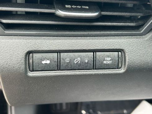 Used 2025 Nissan Altima 2.5 SV FWD image 23