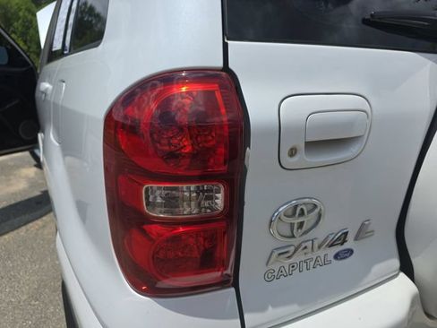 Used 2005 Toyota RAV4 2WD image 30