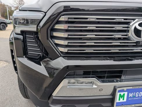 Used 2024 Toyota Tacoma Limited w/ Limited Package (LT) image 10