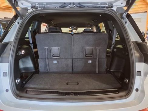 New 2024 Jeep Grand Cherokee L Laredo image 8