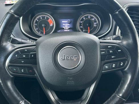 Used 2019 Jeep Cherokee Trailhawk AWD/4WD image 23