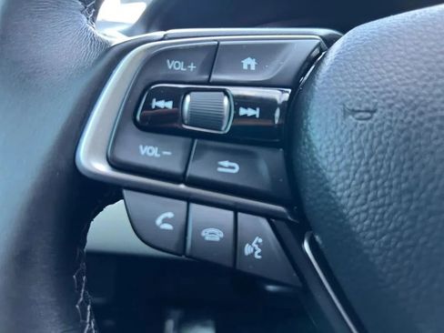Used 2019 Honda Accord Touring image 40