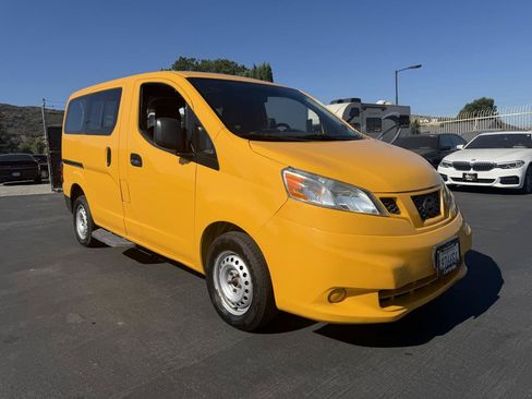 Used 2016 Nissan NV200 FWD image 1