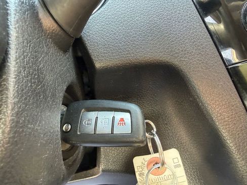 Used 2021 Nissan Rogue Sport S image 53