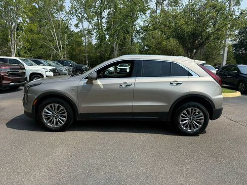 Used 2025 Cadillac XT4 Premium Luxury FWD image 2
