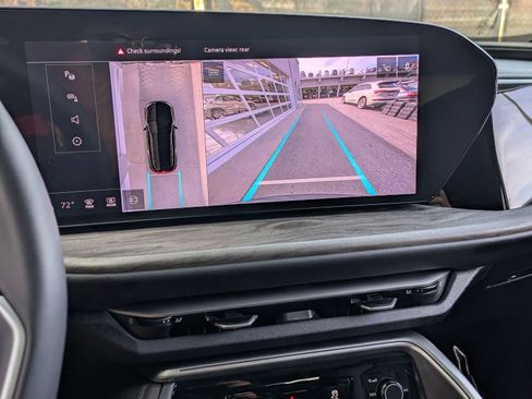 Used 2025 Audi Q5 Premium w/ Convenience Package image 13