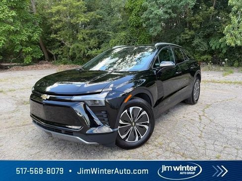 Used 2026 Chevrolet Blazer EV LT w/ Super Cruise Package AWD/4WD image 2