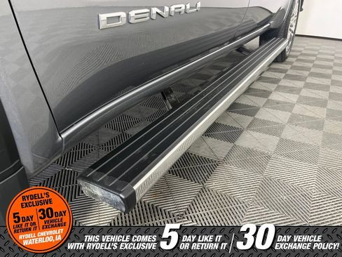 Used 2022 GMC Sierra 1500 Denali w/ Denali Premium Package AWD/4WD image 16