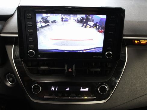 Used 2022 Toyota Corolla LE image 27