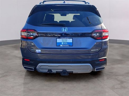 Used 2024 Honda Pilot Touring image 5