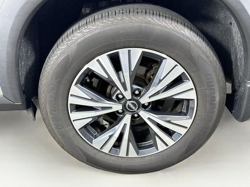 Used 2023 Nissan Rogue SV AWD/4WD image 11