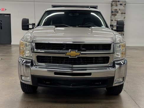 Used 2008 Chevrolet Silverado 2500 LTZ w/ Suspension Package, Off-Road RWD image 2