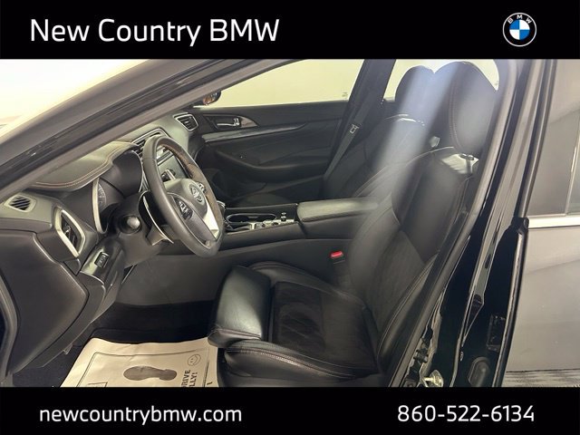 Used 2023 Nissan Maxima SR w/ Sport Mat Group FWD image 9