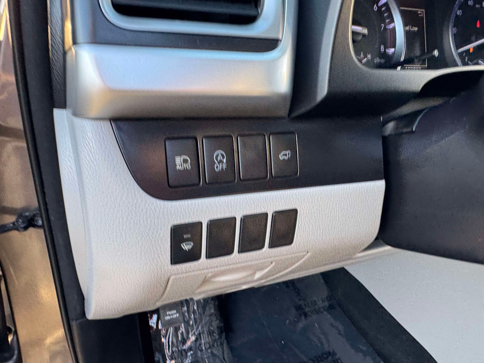 Used 2018 Toyota Highlander XLE AWD/4WD image 29