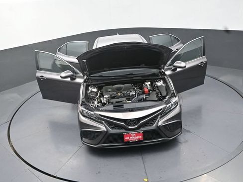 Used 2024 Toyota Camry SE FWD image 30